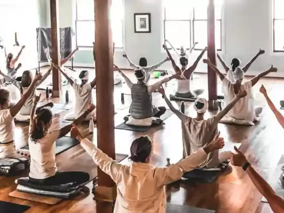 Kundalini Yoga to Energize Your System + Meditation to Make You Feel Cozy and Content 